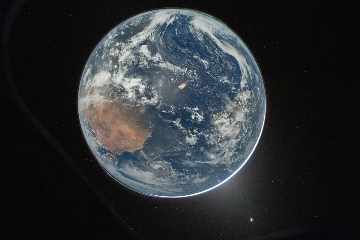 从太空看地球